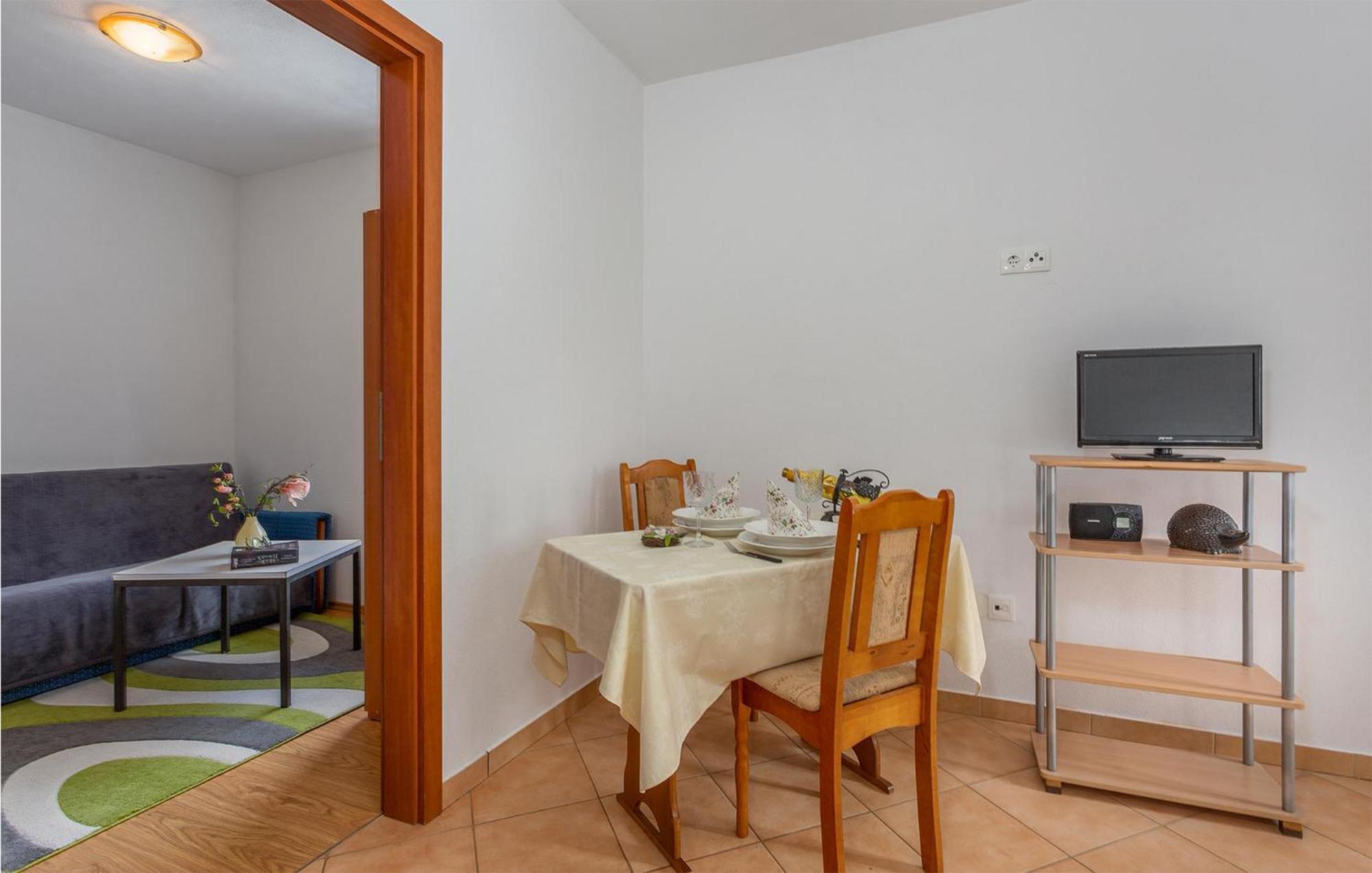 1 Bedroom Nice Home In Sveti Vid-Miholjice Luaran gambar